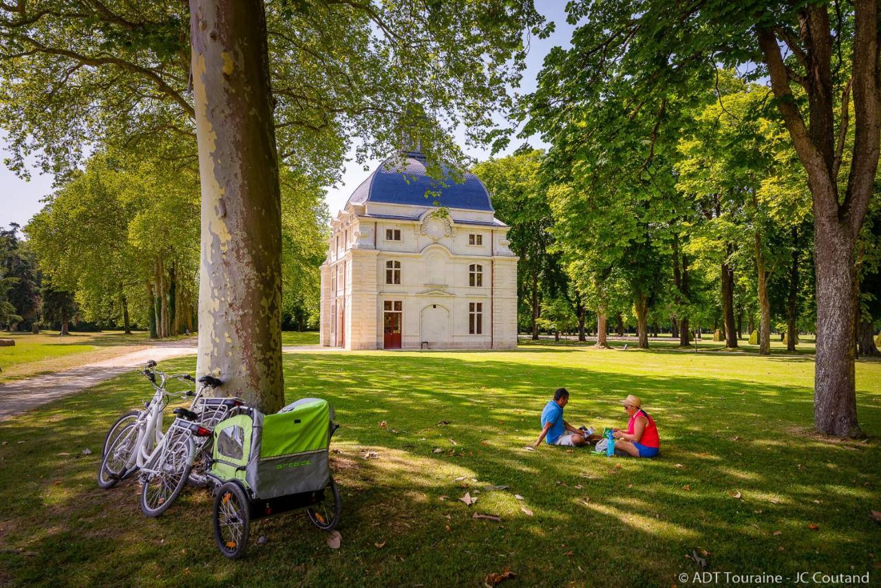 Gite le Petit Puits à Richelieu Exterior foto